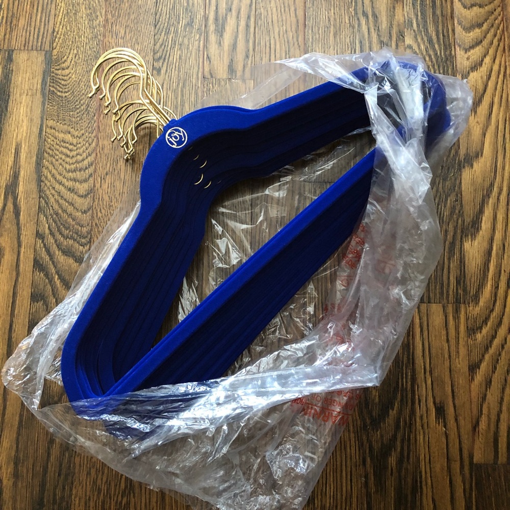 18pk Blue soft hangers